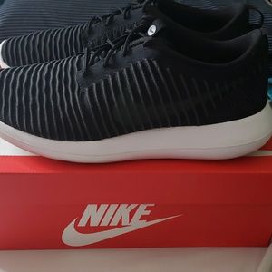 Nike Roche Two Flyknit